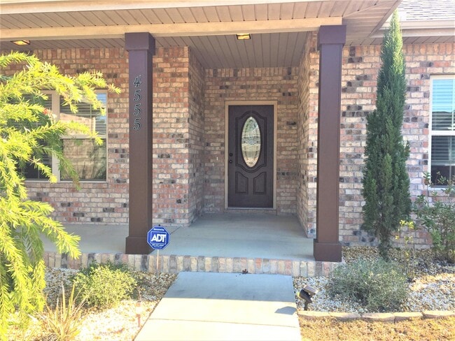 Building Photo - 4555 Hermosa Rd