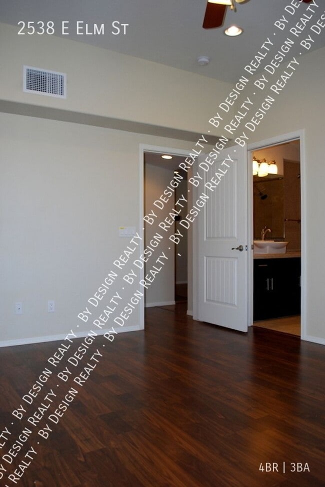 Building Photo - Blenman Elm 4 Bed 3 Bath Custom Home