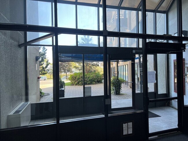 Building Photo - 376 Ocean Ave