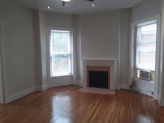Building Photo - 1238 Garvin Pl