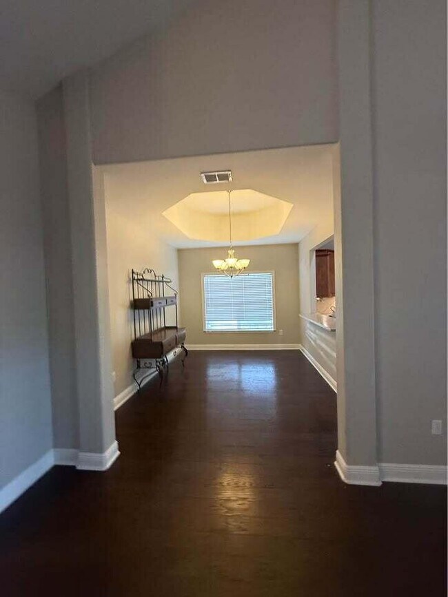 Building Photo - 371 Symphony Way