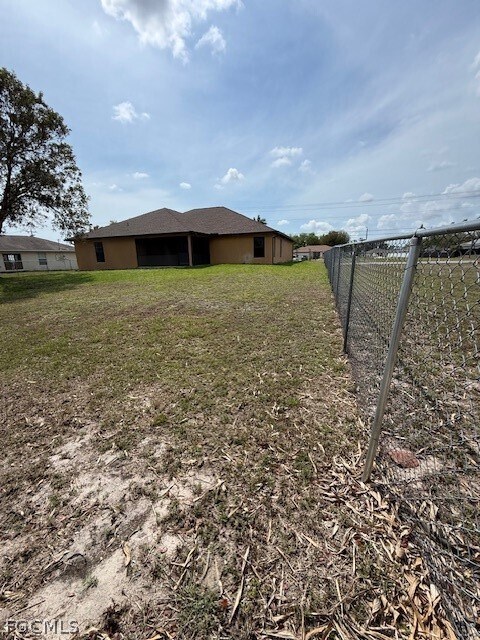 Building Photo - 3925 E Gator Cir