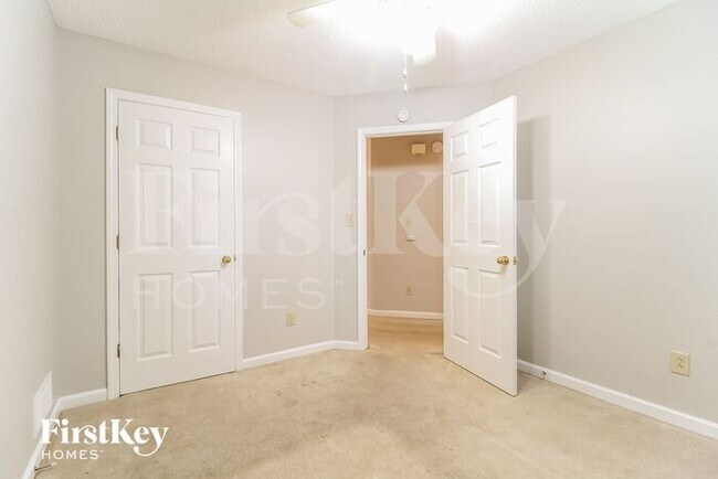 Building Photo - 11200 Tara Glynn Dr