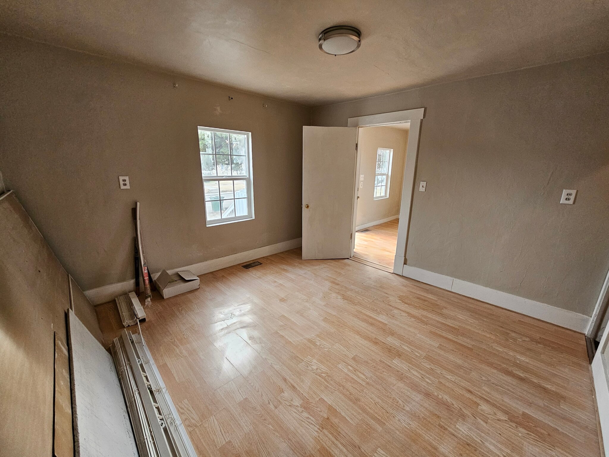 Master bedroom - 715 W 8th St