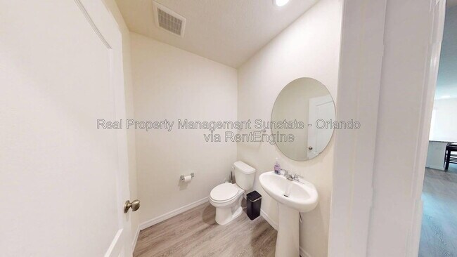 Building Photo - 2841 Rotterdam Dr