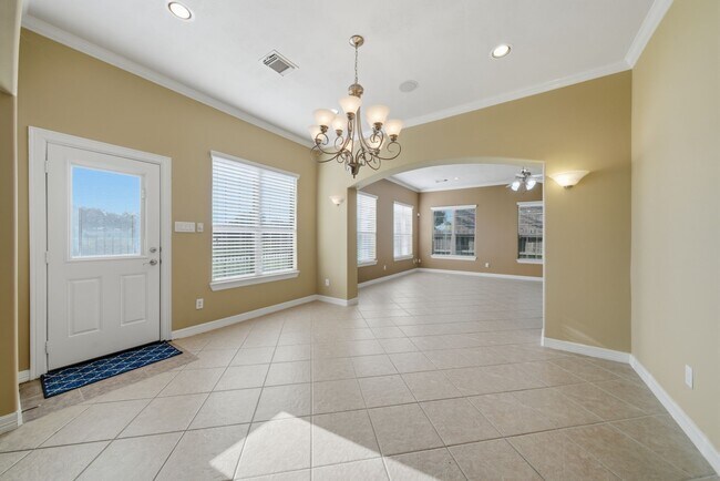 Building Photo - 8029 Durango Way Dr