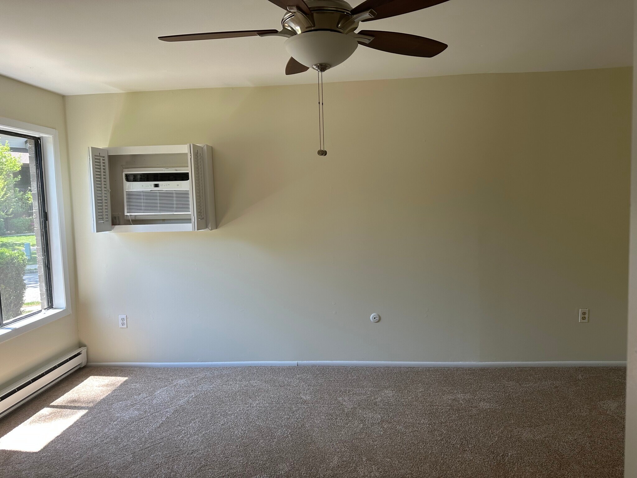 Building Photo - 167 Amberly Dr