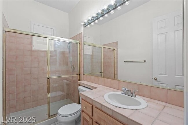 Building Photo - 425 Pinnacle Heights Ln