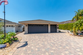 Building Photo - 1408 La Plaza Dr