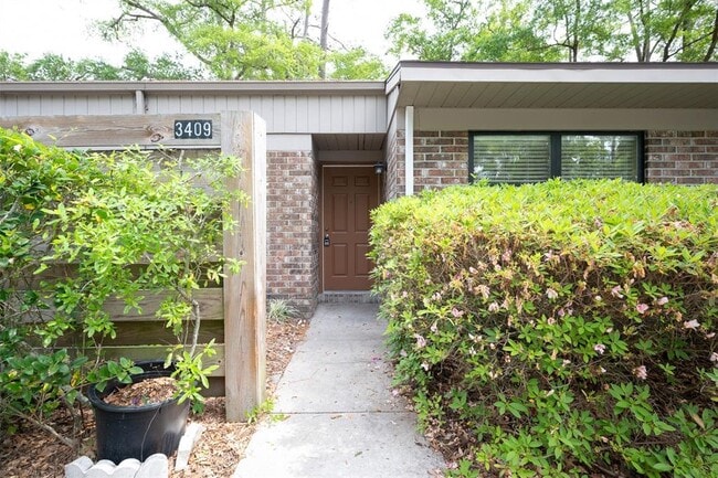 Building Photo - 3409 NW 52nd Terrace