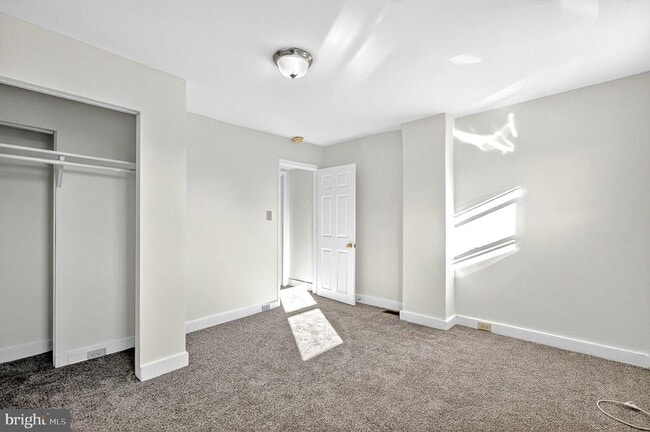 Building Photo - 706 Clark St