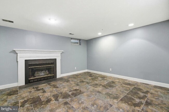 Building Photo - 1514 Long Dr Ct