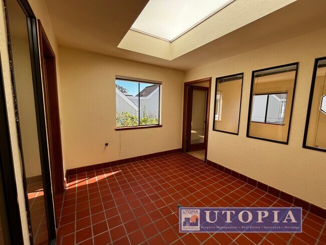 Building Photo - Charming Santa Cruz Townhouse: 3 Beds, 2.5 Baths with Private Patio, Spacious Layout, and Prime L...