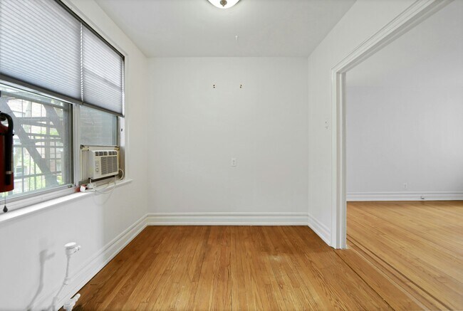 Building Photo - 100 E Palisade Ave