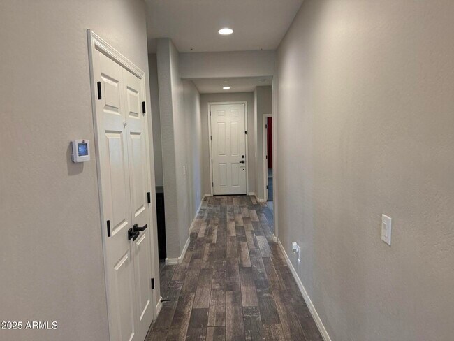 Building Photo - 21217 W Granada Rd