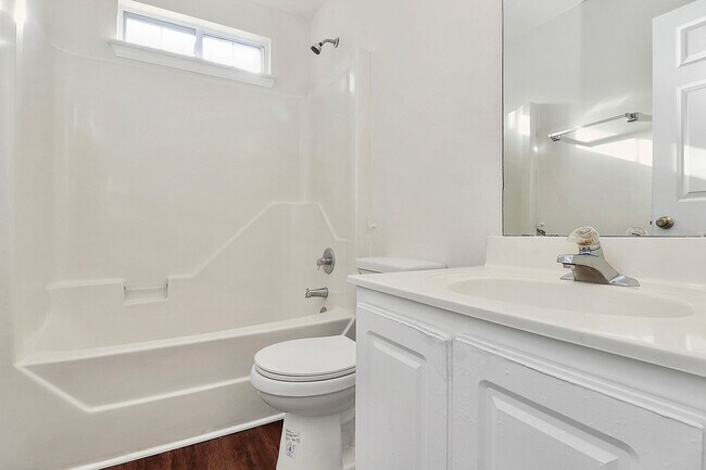 Building Photo - Updated Three Bedroom Home in Northwoods N...