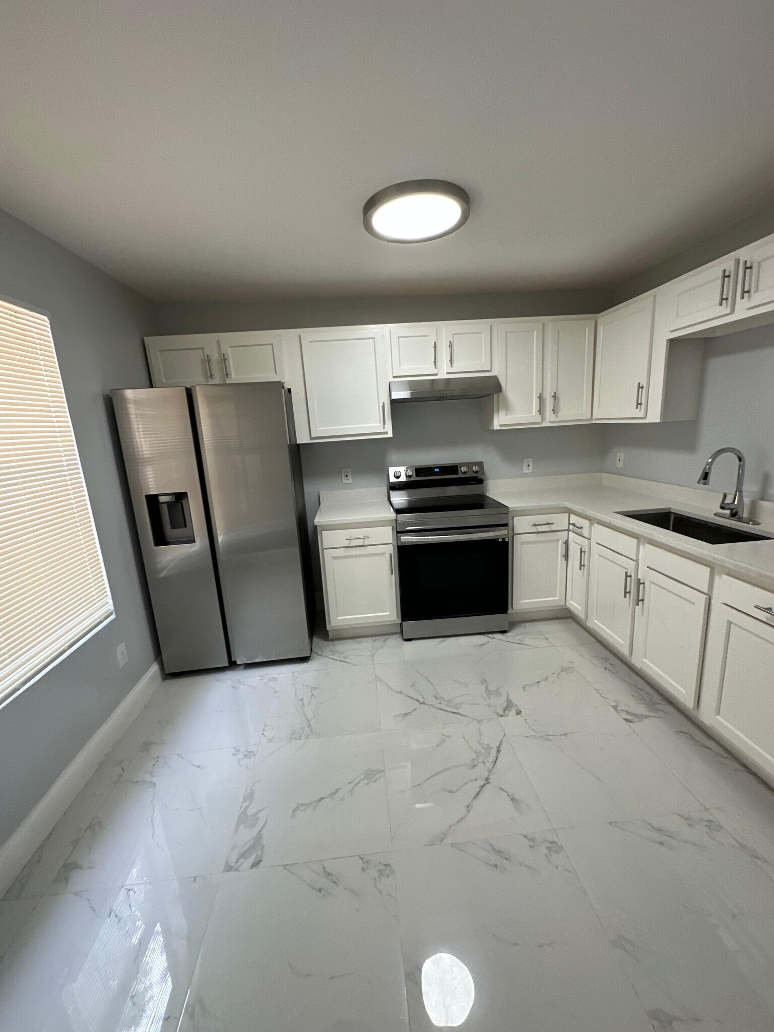 Building Photo - 10973 Traci Lynn Dr