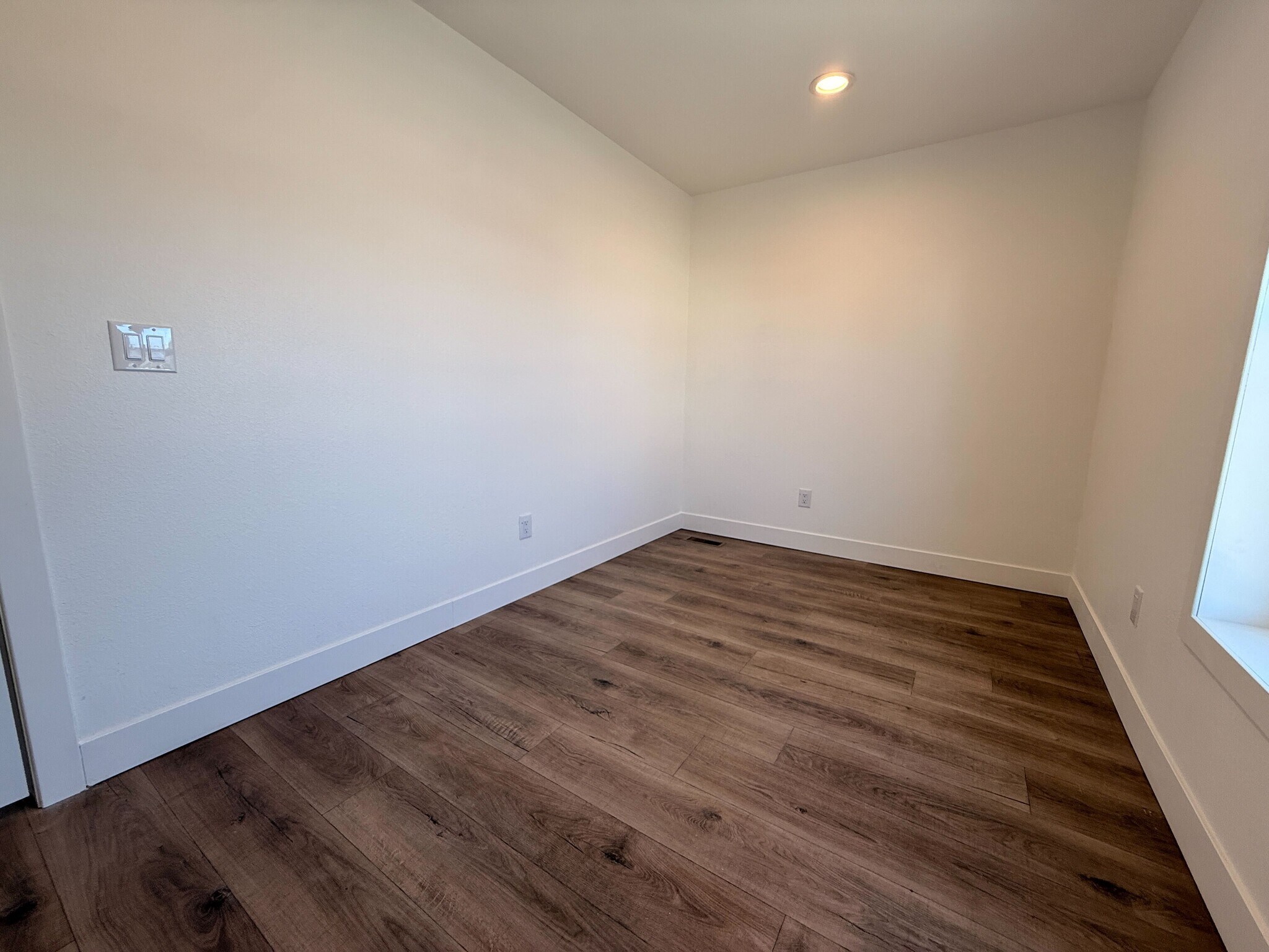 Building Photo - 3601 E Wyoming Ave