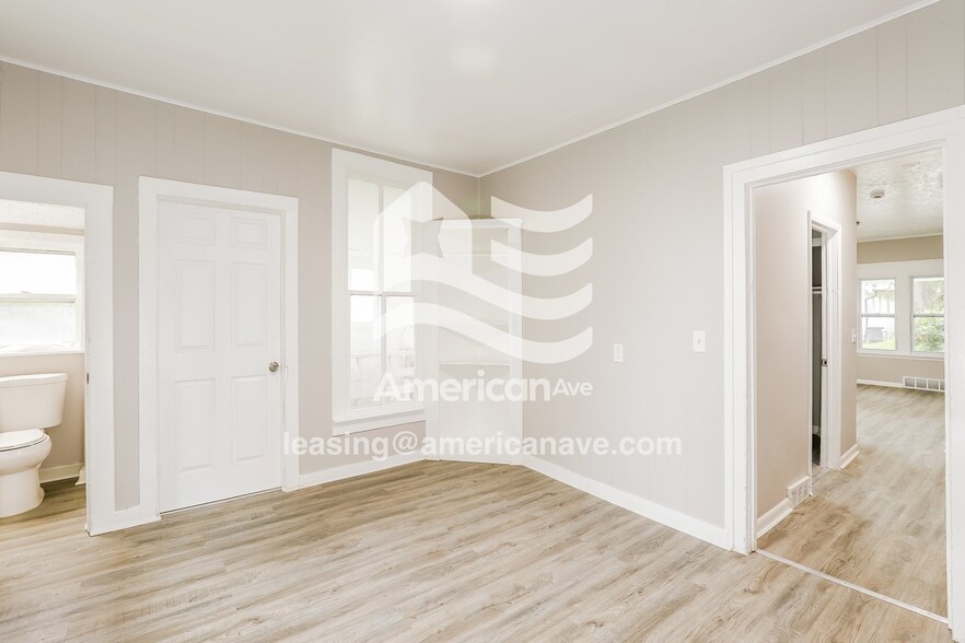 Building Photo - 4262 Maple St