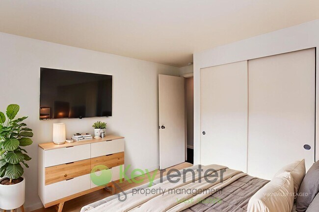 Building Photo - **Rent Special: Free month of rent!** Remodeled 2BR/2BA Walkable to Westwood Village, Transit, Pa...