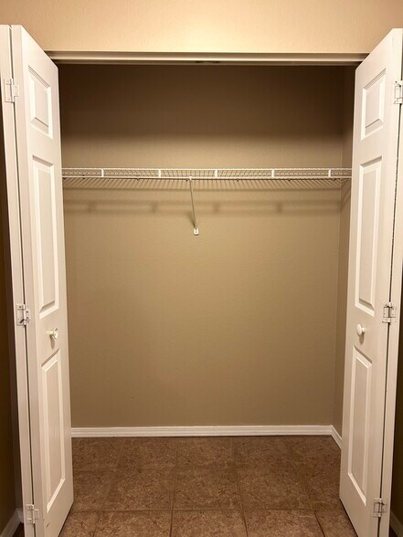 Building Photo - 3757 S Gekeler Ln