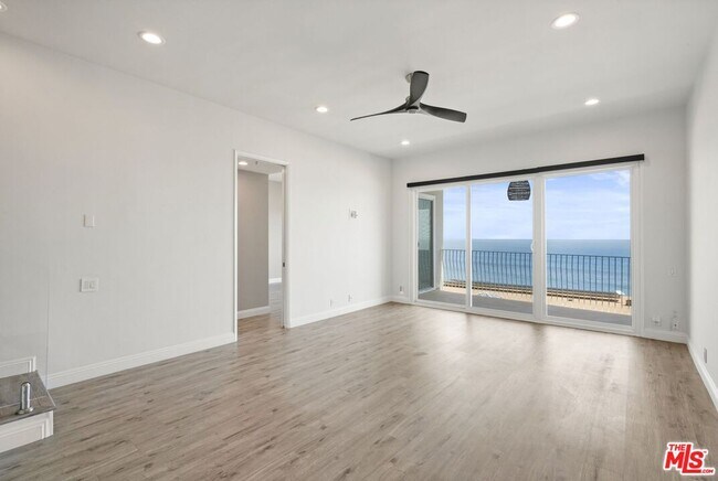 Building Photo - 18103 Coastline Dr