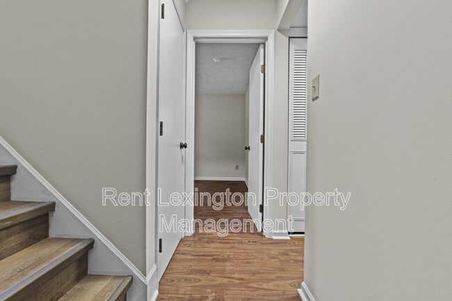 Building Photo - 3609 Sundart Dr
