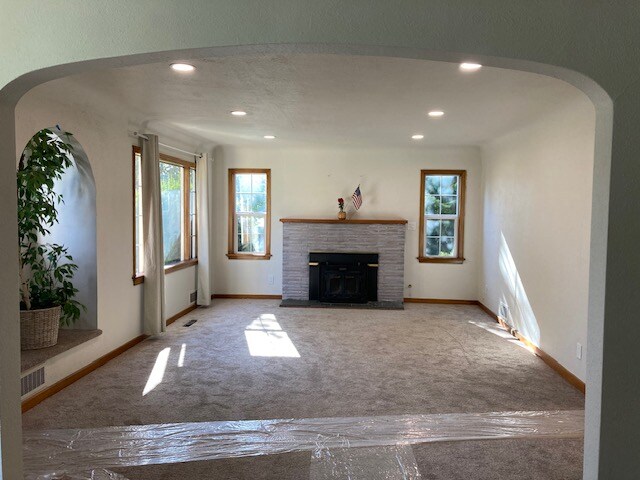 Building Photo - 2339 W Stewart Ave