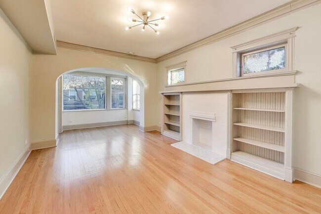 Building Photo - 6146 S Evans Ave