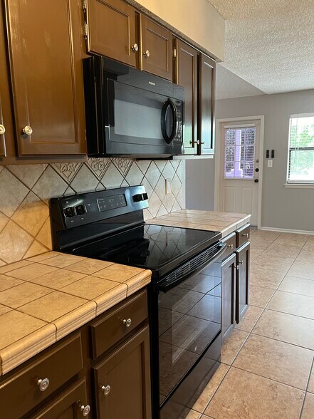 Building Photo - 12132 Vista Nogal St