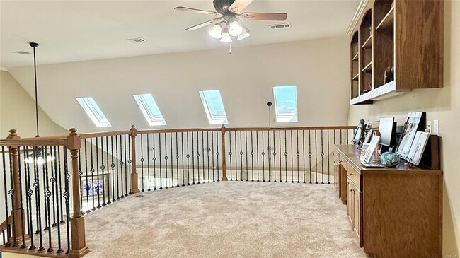 Building Photo - 8725 Vintage Way