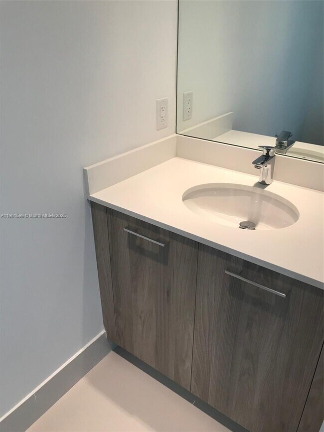 Building Photo - 501 NE 31st St