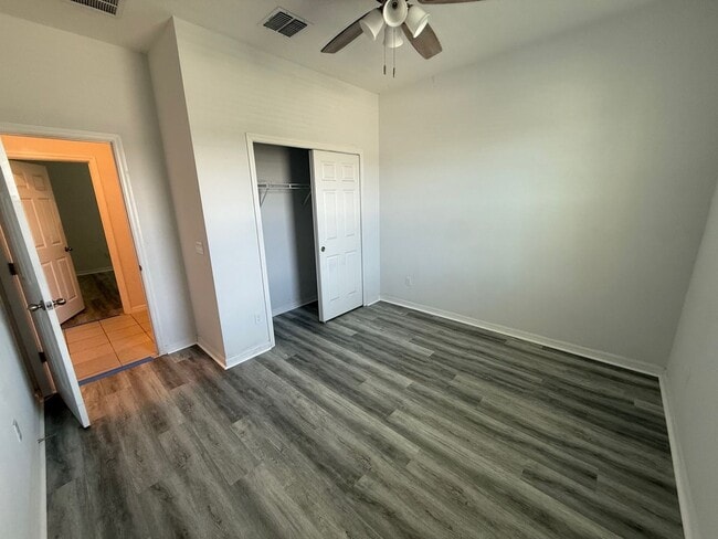 Building Photo - 3/2 Leesburg Home with large yard