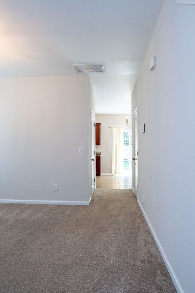 Building Photo - 17 Enoree Way