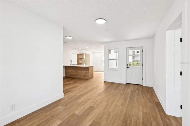 Building Photo - 730 W Swoope Ave