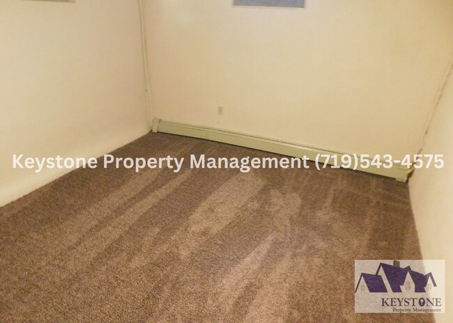 Building Photo - St. Charles Mesa! Spacious 4 Bedroom/1.5 B...