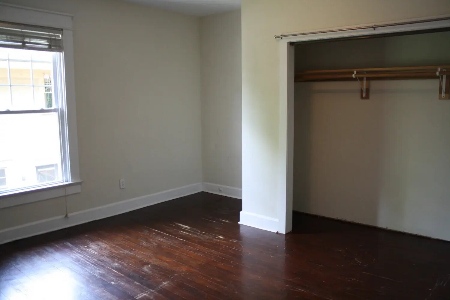 Building Photo - 440 E 2nd St