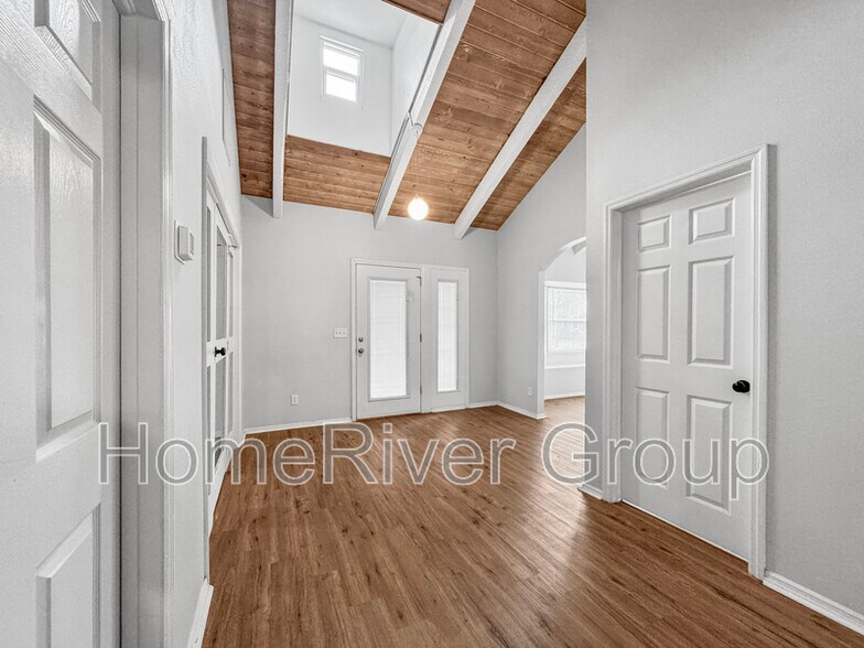 Building Photo - 5743 Eden Ln
