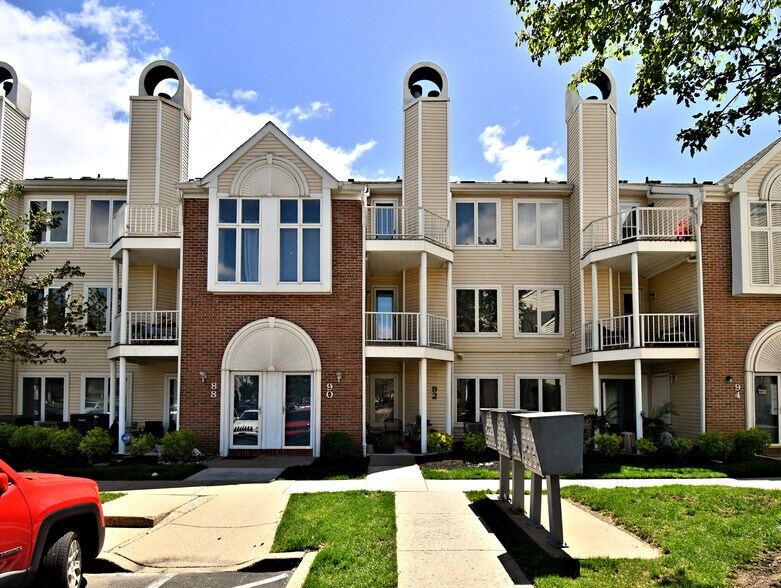 Building Photo - 90 Catherine Ct
