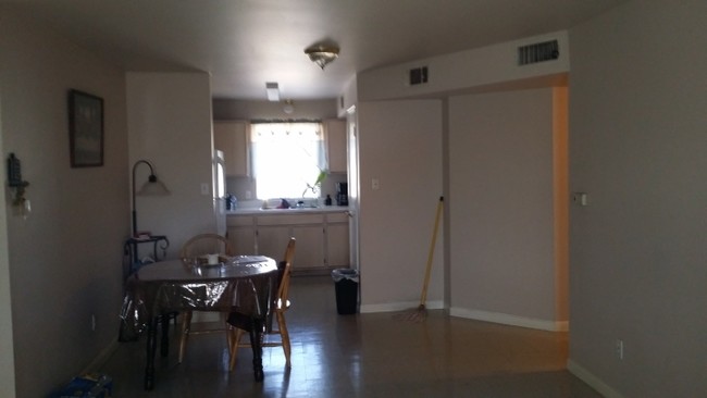 Kitchen - Rollins-Martin Apartments