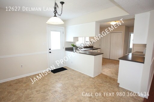 Building Photo - 12627 Delman Ln