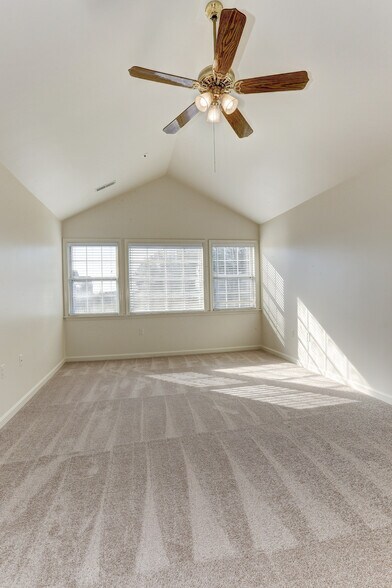 Master Bedroom - 8384 Montgomery Run Rd