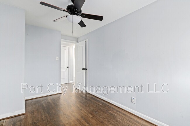 Building Photo - 885 Jaydee Ave