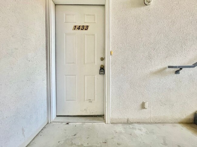 Building Photo - Prime Orem Living — Roomy 3-Bed, 2-Bath Condo