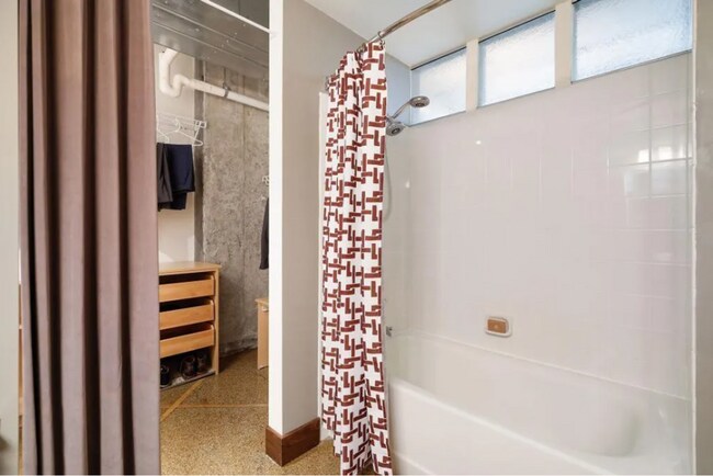 Building Photo - Historic Lowry Condo For Rent