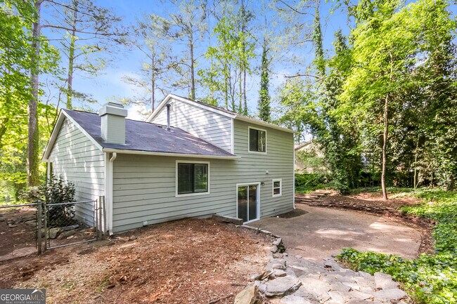 Building Photo - 733 Emerald Forest Cir SW