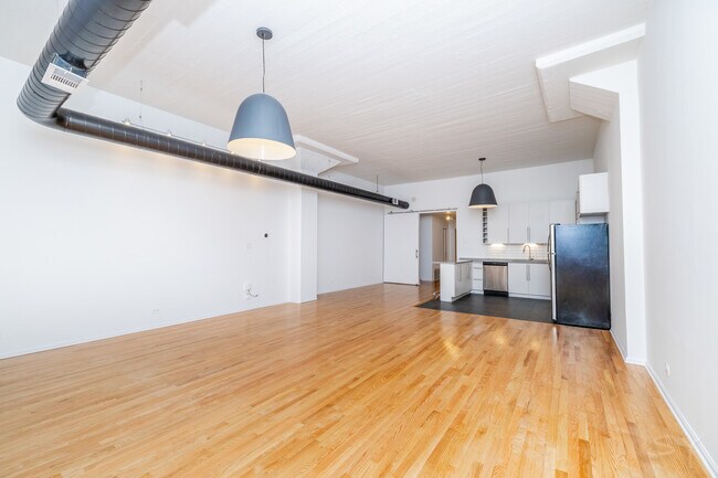 Building Photo - 1021 S State St