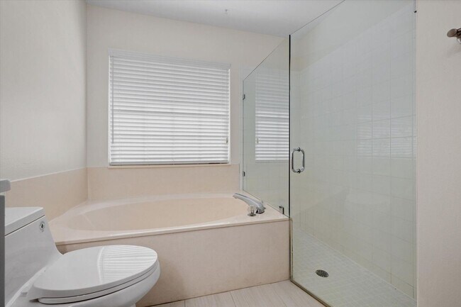 Building Photo - 1401 Hideaway Bend