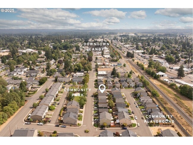 Building Photo - Beautiful 4 Bed, 3 Bath Canby Home for Rent