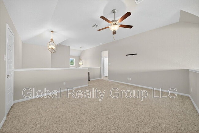 Building Photo - 812 Silver Fox